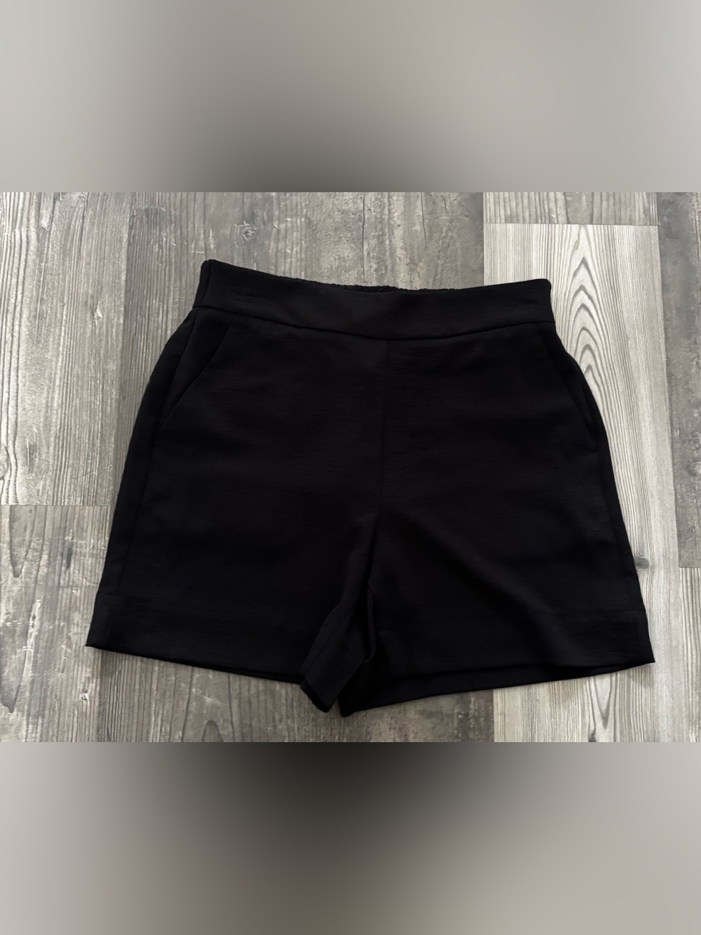 NWT women's S black nine West pull on high-rise shorts new